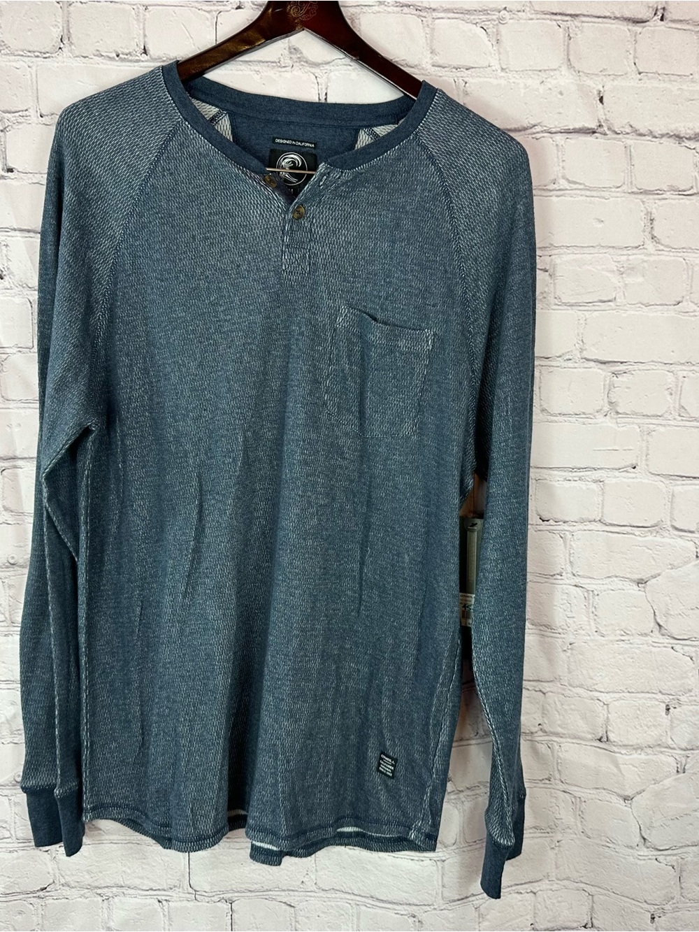 O'Neill Men's Long-Sleeve Nelson Henley in Dusty Blue